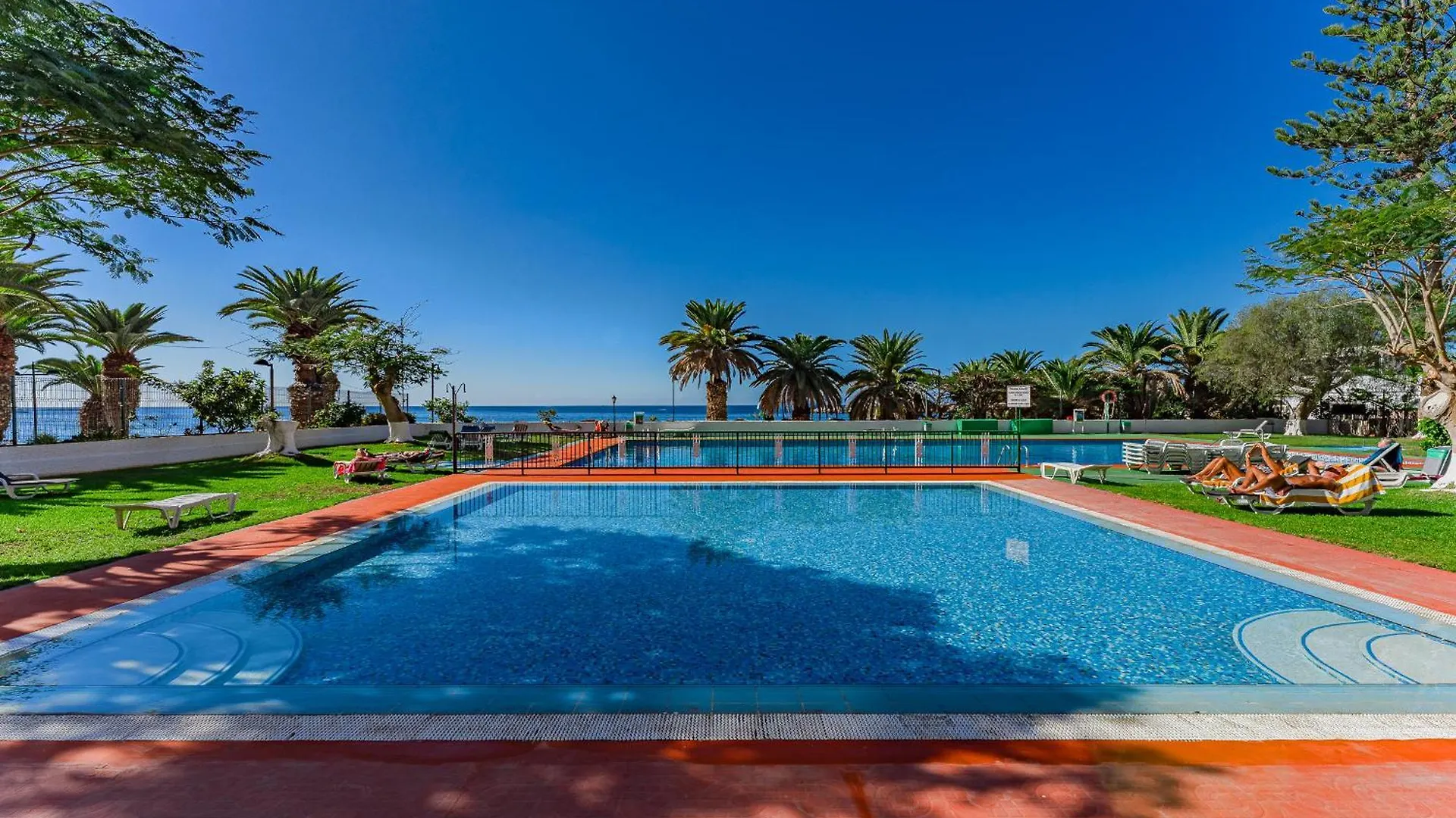 Frontline Ocean View Apartment Los Cristianos